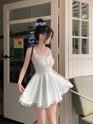 法式初恋白色吊带连衣裙女夏季小个子高级感收腰修身蕾丝茶歇短裙