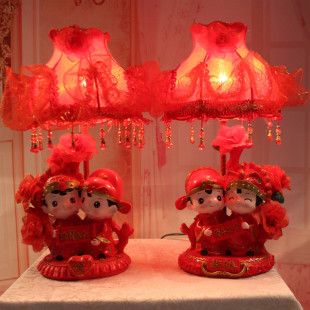 台灯新婚床头灯红色时尚陪嫁灯，创意简约结婚礼物婚房长明灯一对