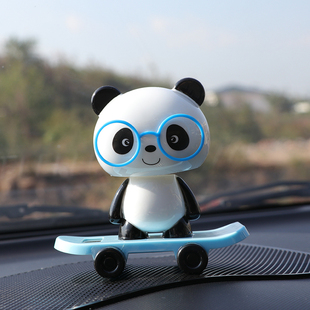汽车太阳能娃娃摆件摇摆大熊猫可爱摇头创意车载卡通公仔内装饰品