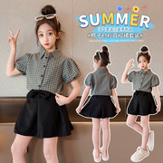 韩版中大儿童套装2024夏季女孩，洋气时尚短格子衬衫裙裤两件套
