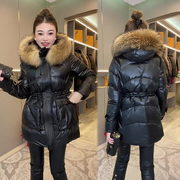 黑色韩版时尚连帽毛领，棉服女2023冬季收腰显瘦高级感保暖棉袄