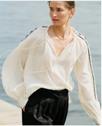 纯原货瑞典小众白色苎麻刺绣细带V领通勤长袖宽松女士衬衫2023新