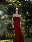 户外婚纱影楼主题无袖鱼尾摄影礼服复古服装韩版红色收腰拖尾
