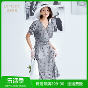 umisky优美世界商场，同款夏季款高腰，v领黑白格子连衣裙sg2d1059