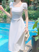 法式白色连衣裙2024夏方领收腰显瘦气质女神，范小白裙伴娘服女