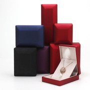 求婚首饰盒婚礼喜庆红色珠宝饰品盒戒指吊坠手镯项链LED灯包装盒