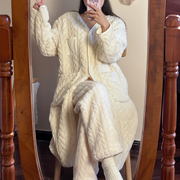 高端睡袍女秋冬季珊瑚，绒加厚浴袍，保暖中长款女士睡衣法兰绒家居服