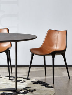 北欧轻奢餐椅家用设计师椅子餐厅，咖啡椅真皮，金属舒适高端靠背椅