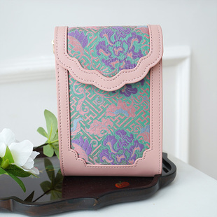 万字牡丹纹手机包粉，紫色宋锦斜跨包女包中国风新中式女士小包