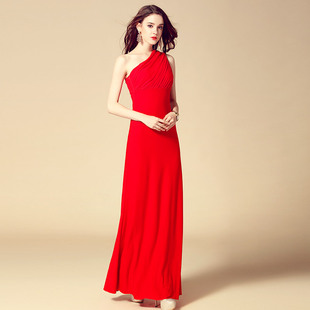红色晚礼服女2023单肩斜肩，气质修身宴会主持人，年会连衣裙长款