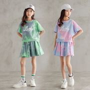 女童运动套装夏季短袖T恤裙裤中大童扎染字母上衣短裙两件套时髦