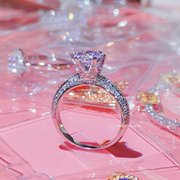 18K金高碳钻石戒指女 1.25克拉满钻王冠高托婚戒婚礼仿真道具钻戒