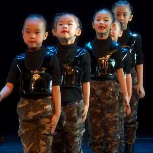 六一儿童演出服迷彩梦舞蹈服兵娃娃，男女童幼儿园军装小小兵表演服