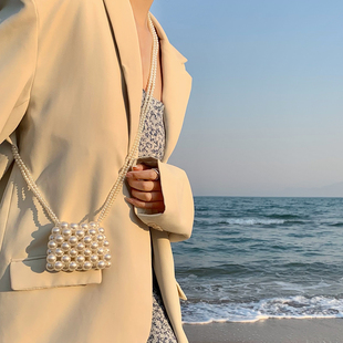 手提包女2022高级感小众珍珠装饰复古法式优雅气质mini斜跨包