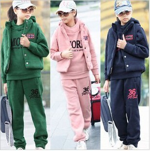 Universal berserk in childrens clothing spring new fleece sweater thickening-old girl Parure childrens sportswear