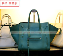 爆款LuggagePhantom C赛琳家原版皮幻影女蝙蝠包笑脸包 多色现货