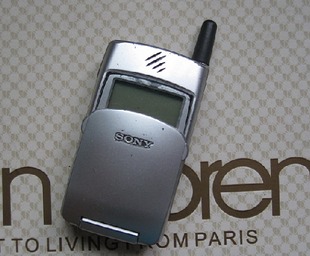 Sony Ericsson\/索尼爱立信 Z520cZ28下翻盖经