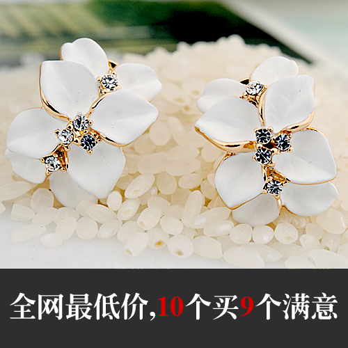 滴油山茶花耳钉。。。