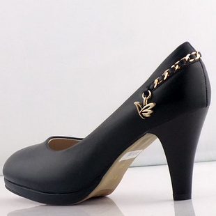 黑色毛呢花苞裙搭配什么上衣,鞋子?–淘宝服装