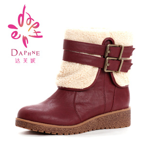  Daphne/达芙妮 冬仿羊羔绒皮带扣饰厚底PU短女靴DAE260710019