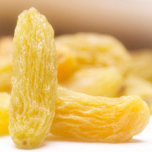  【西域美农】新疆特产零食特级吐鲁番树上黄葡萄干500g 自然风干
