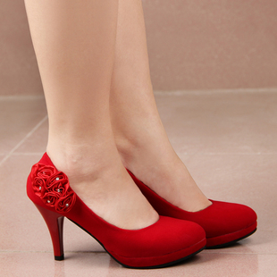  新娘子红色高跟鞋 结婚新娘礼服鞋 红色鞋子细跟 花朵结婚鞋