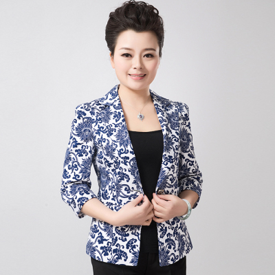 <em>女装</em>春秋装<em>外套小西装</em>中年人妈妈装中老年风衣