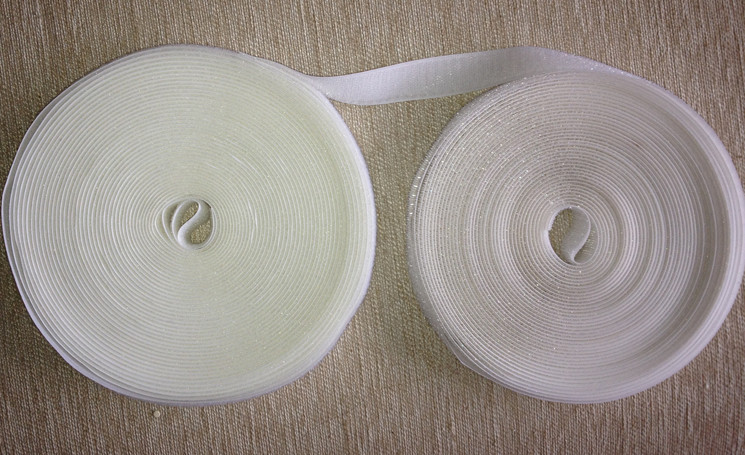 2cm/2.5cm子母贴 魔术贴 自粘带 自粘贴 窗帘饰品辅料配件字母贴在类目 居家布艺, 窗帘门帘及配件, 辅料配件, 窗帘扣中 - 来自Buy2taobao.com提供专业的淘宝代购服务