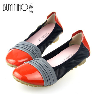  步伊鸟 新款热卖单鞋 女 休闲鞋豆豆鞋 平底撞色韩版漆皮真皮女鞋