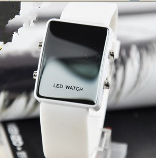  正品！时刻美日韩超人气LED凸时尚果冻手表 女孩水钻表百搭电子表