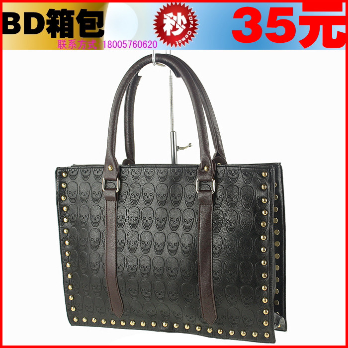 BD箱包 骷髅头包包女包 欧美朋克大容量铆钉包 复古手提包 K30