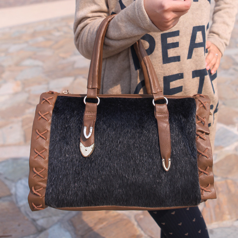 热卖女包包新款...