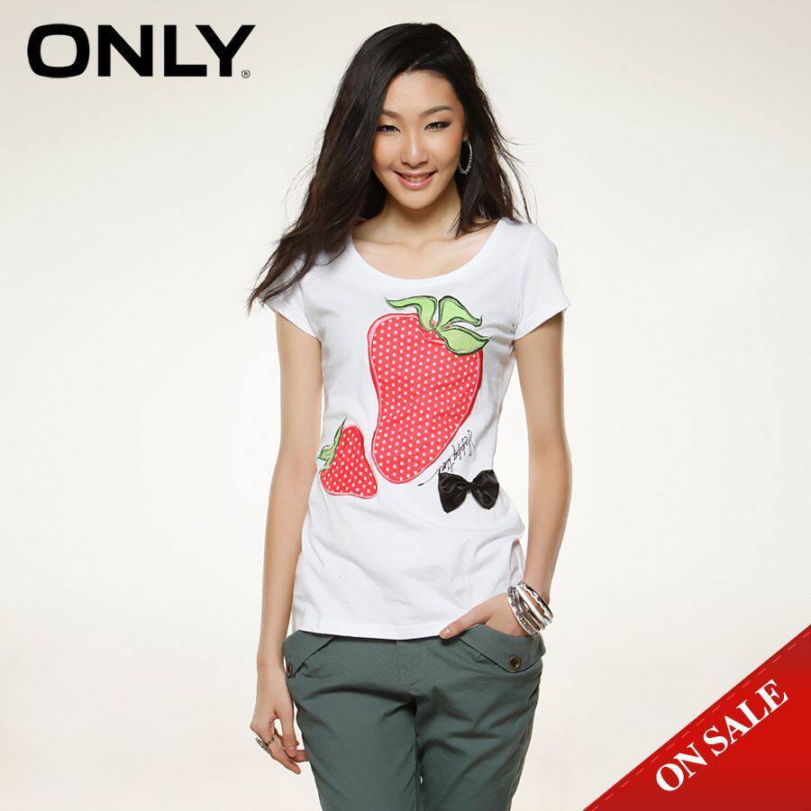 <span class=H>ON</span><span class=H>LY</span>有机棉质草莓拼贴机绣图案圆领短袖T恤T(白)|111101050020
