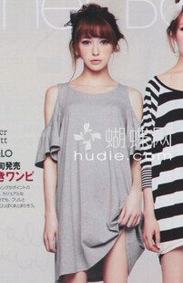 羽娜日本代购5月VIVI新款LENA着UNIQLO露肩连衣裙