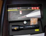 Terminator/终结者正品 LED户外专业调焦 手电  棍式防身用品