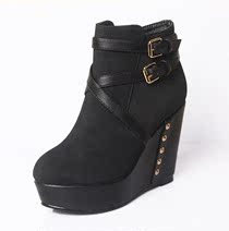 2012秋冬新款女靴欧美短靴铆钉坡跟厚底及踝靴防水台单靴马丁靴