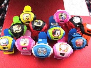  多图 卡通投影手表 儿童电子表 男孩女孩学生玩具手表 kt猫喜羊羊
