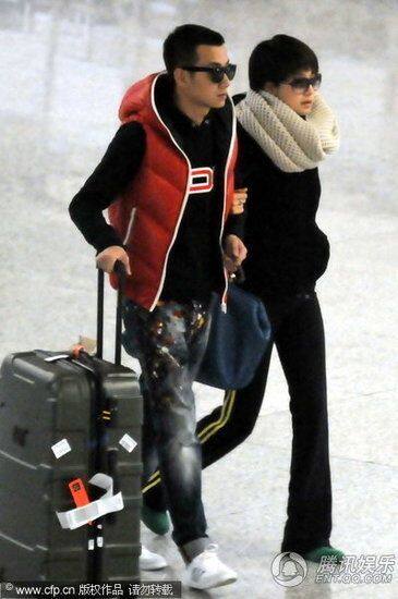 带图求购【男装】:【想买<em>文章</em>穿的红色<em>羽绒马</em>