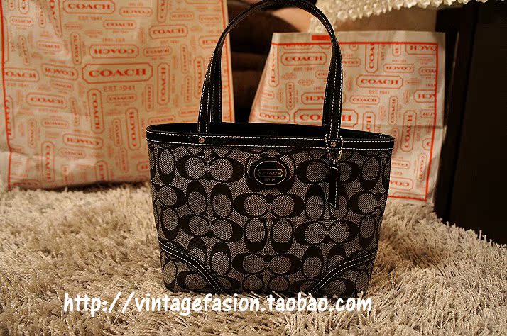 <em>Coach蔻驰</em>47367 PVC质地经典LOGO黑色 女