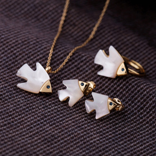  外贸原单饰品！ 母贝镶嵌可爱小鱼 项链 耳钉 戒指