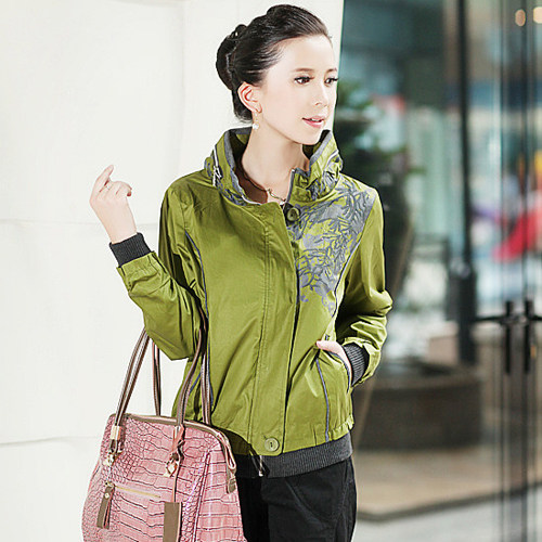 中<em>青年秋装女外套</em>哪种好?中<em>青年秋装女外套</em>价