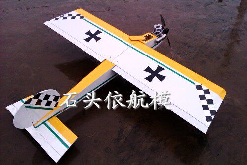 Sent 15 Nitro fuel tool Crusader fixed-wing Nitro on the 2.4G6 remote control complete with wooden paddle