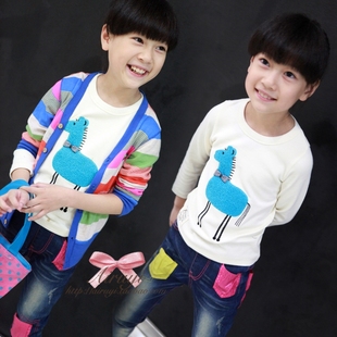 2012爱如一<em>秋装女童装</em> <em>洋气</em>彩条 实用开衫/<em>外套</em>