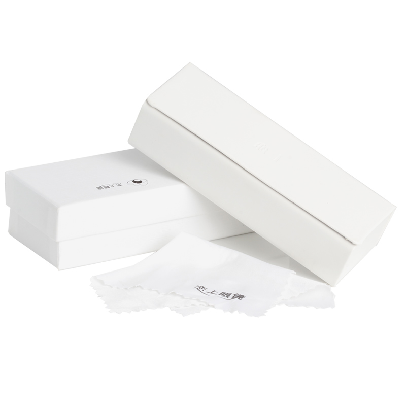 白色光学眼镜盒...