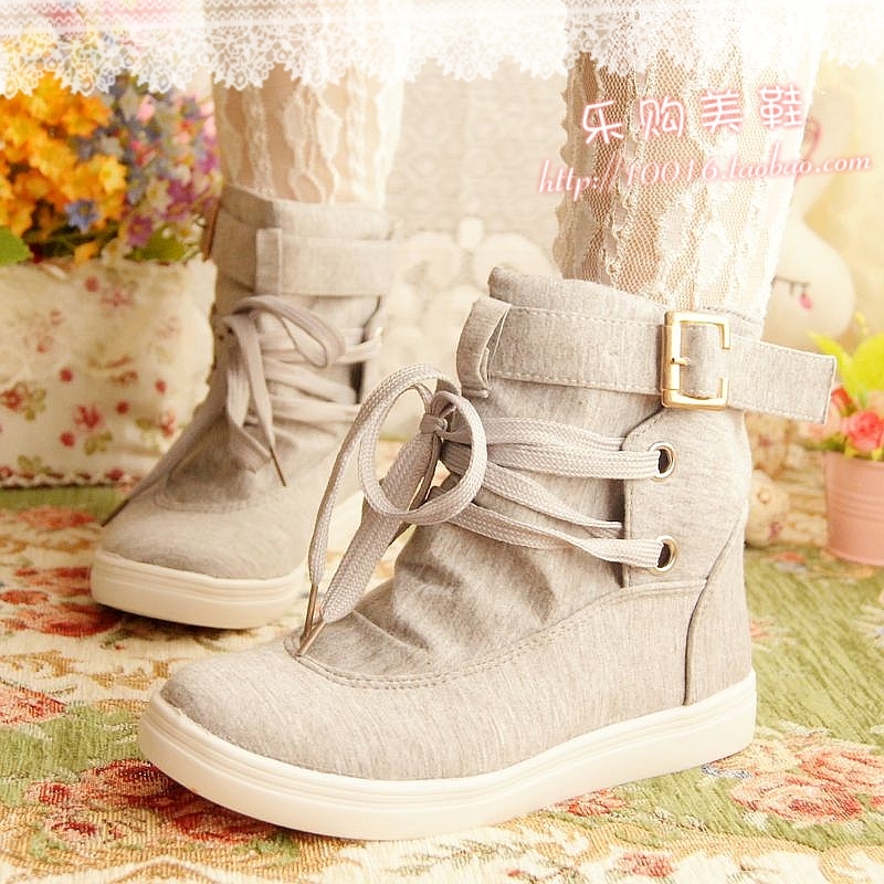 复古休闲平底短靴...