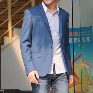 求厚度中等 <em>里面</em>能夹<em>穿</em>一层<em>毛衣</em>的<em>西装</em> 款式可