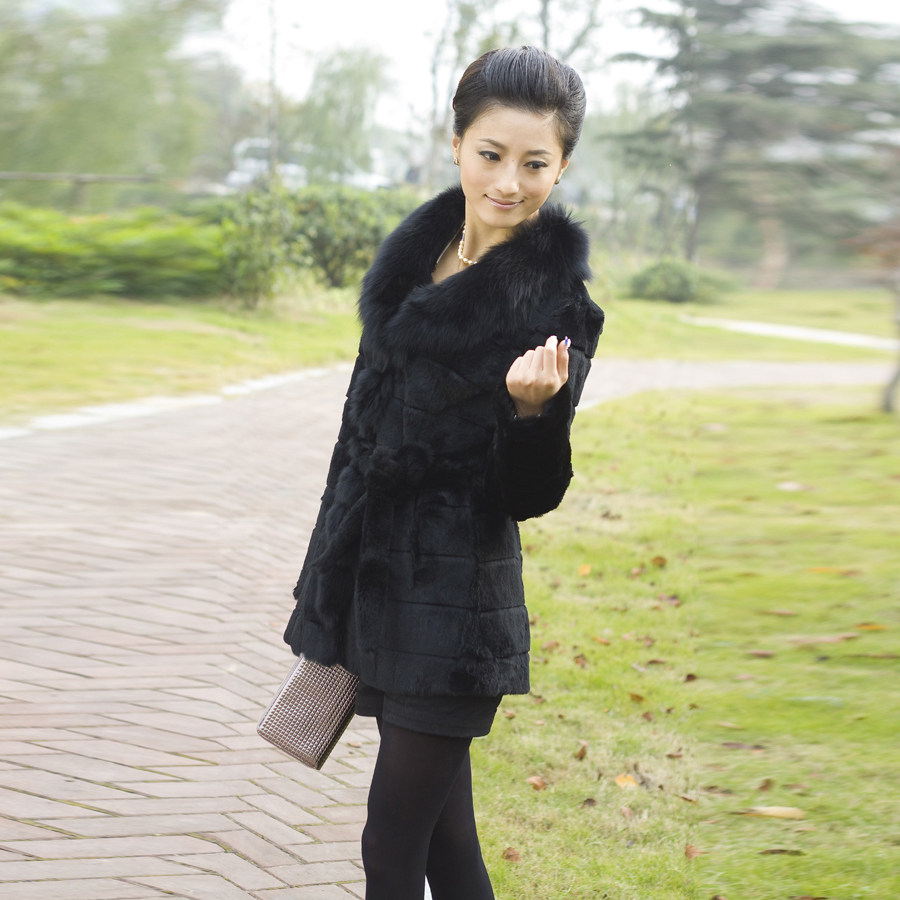 本dazzlin原单 辣椒新秀 真兔毛球球皮草<em>外套</em>特