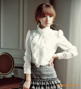 求购一件配粉色雪纺百褶裙的上衣。–淘宝服装