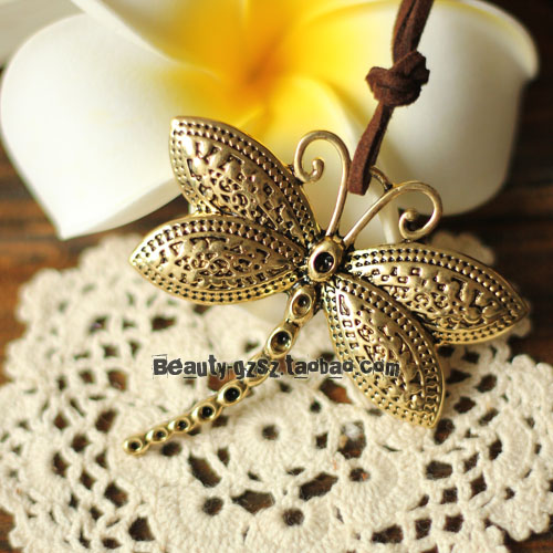 女款时尚毛衣链...