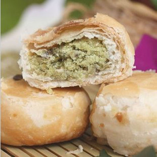  25条包邮 云南特产零食 传统纯手工绿豆饼 小绿豆糕点心 特价60克